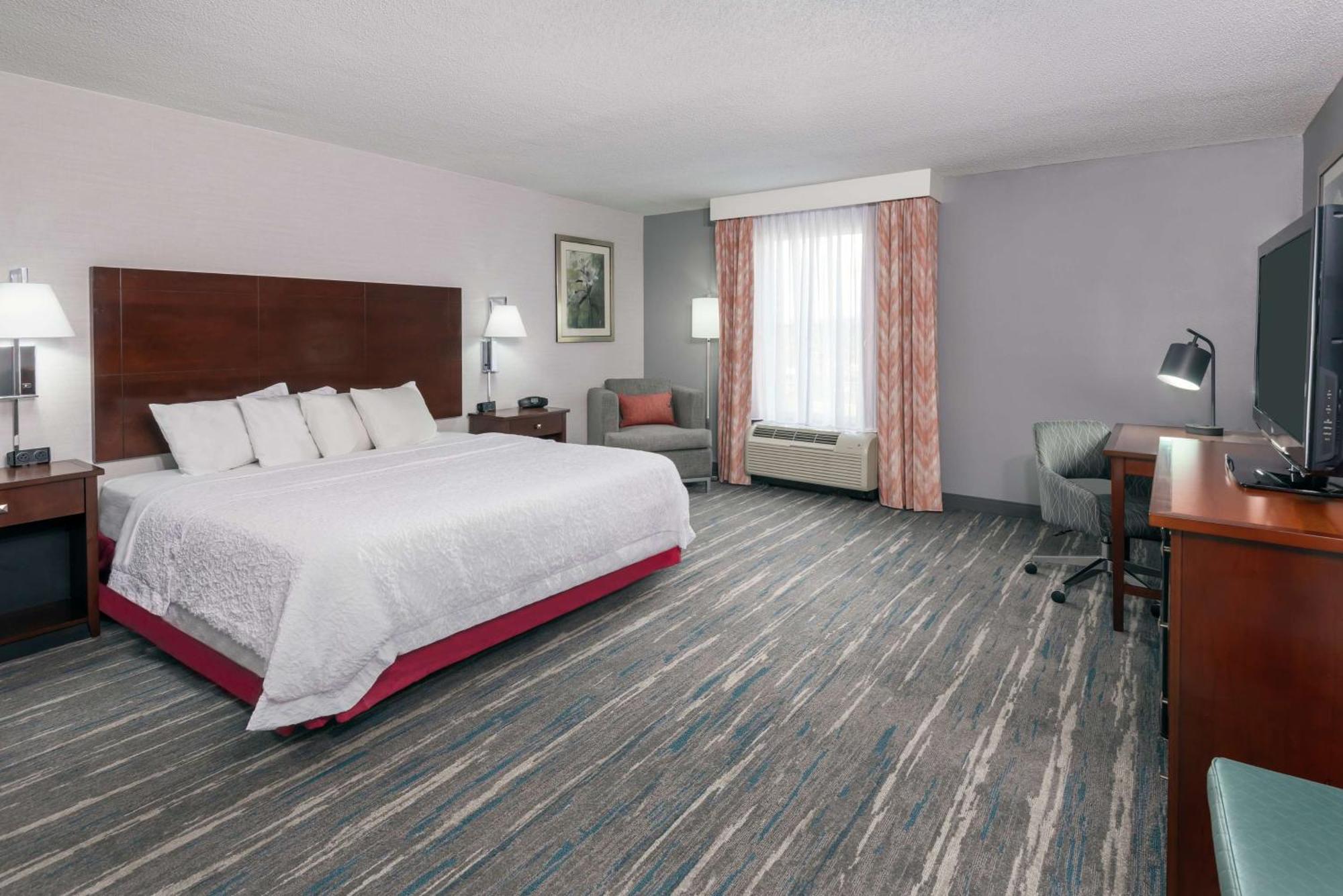 Hampton Inn & Suites Orlando Airport At Gateway Village Exterior photo