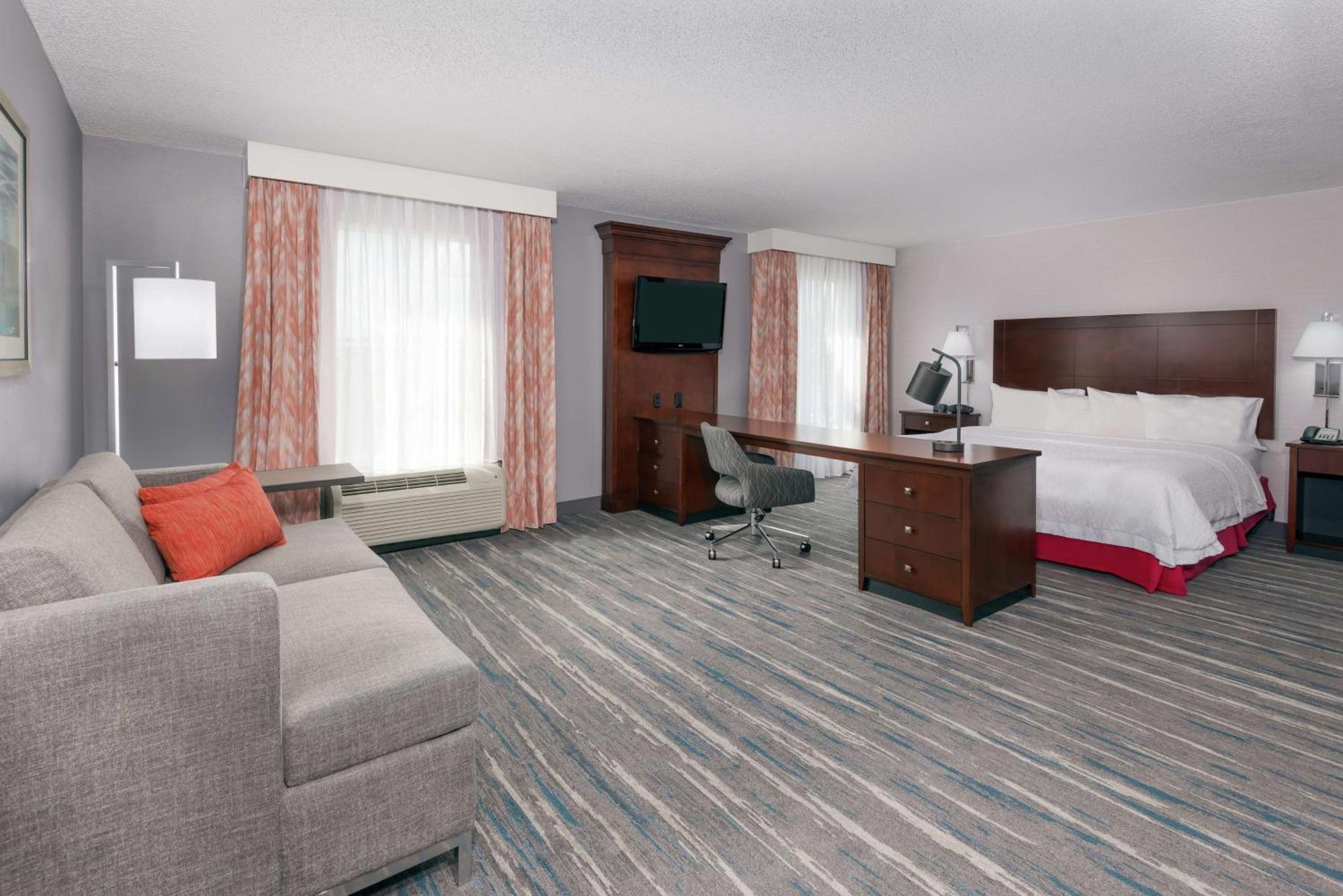 Hampton Inn & Suites Orlando Airport At Gateway Village Exterior photo
