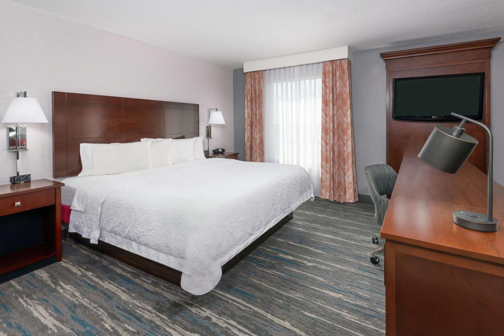 Hampton Inn & Suites Orlando Airport At Gateway Village Exterior photo