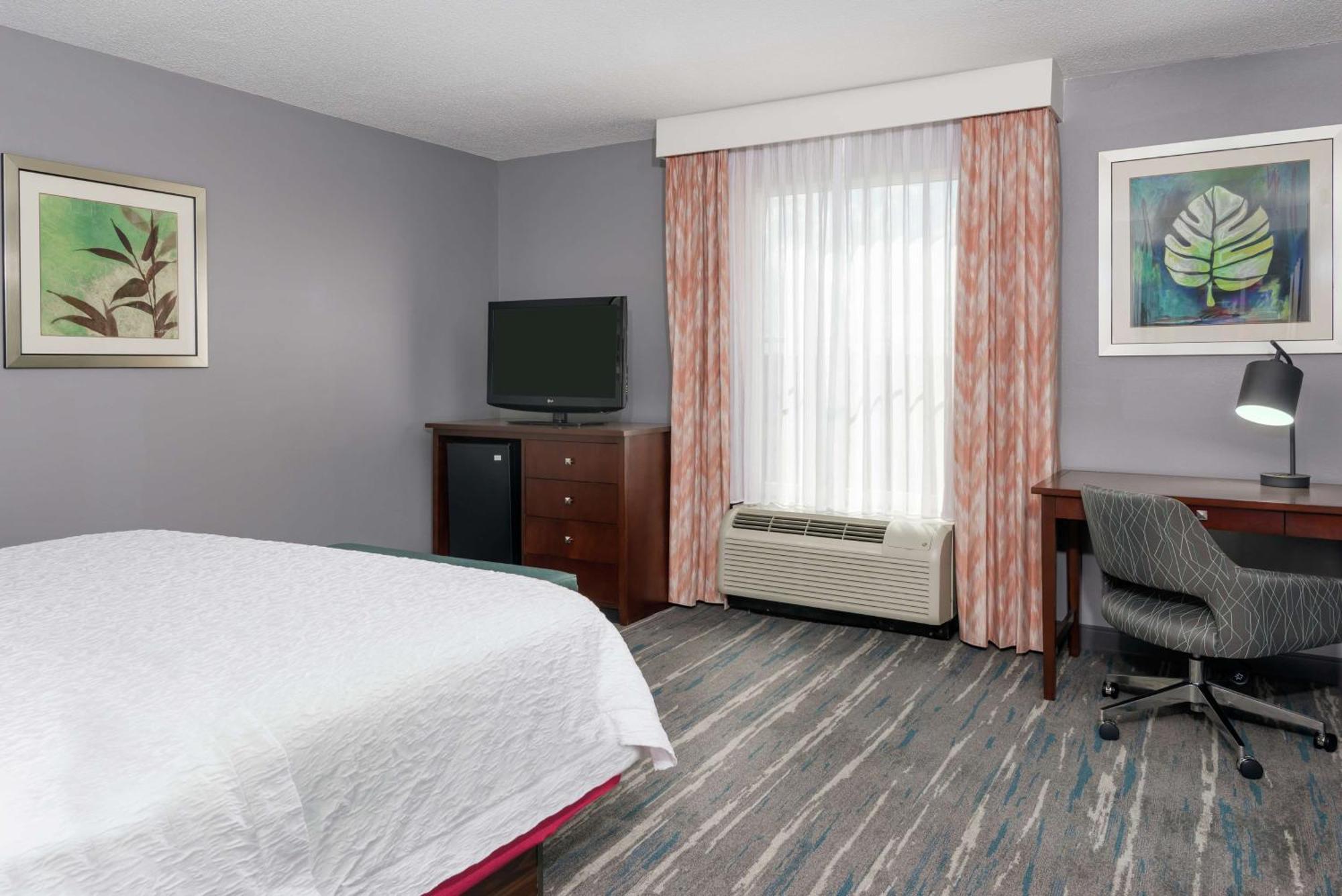 Hampton Inn & Suites Orlando Airport At Gateway Village Exterior photo
