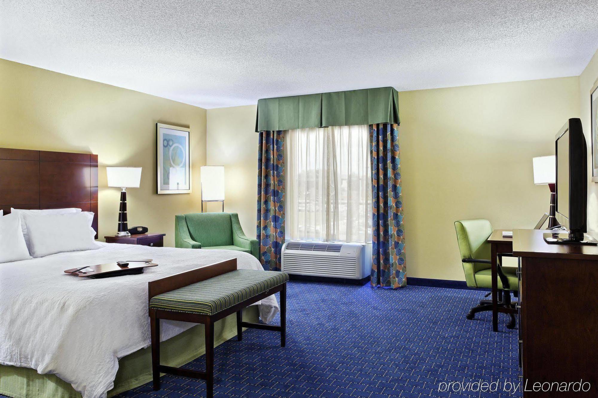 Hampton Inn & Suites Orlando Airport At Gateway Village Room photo