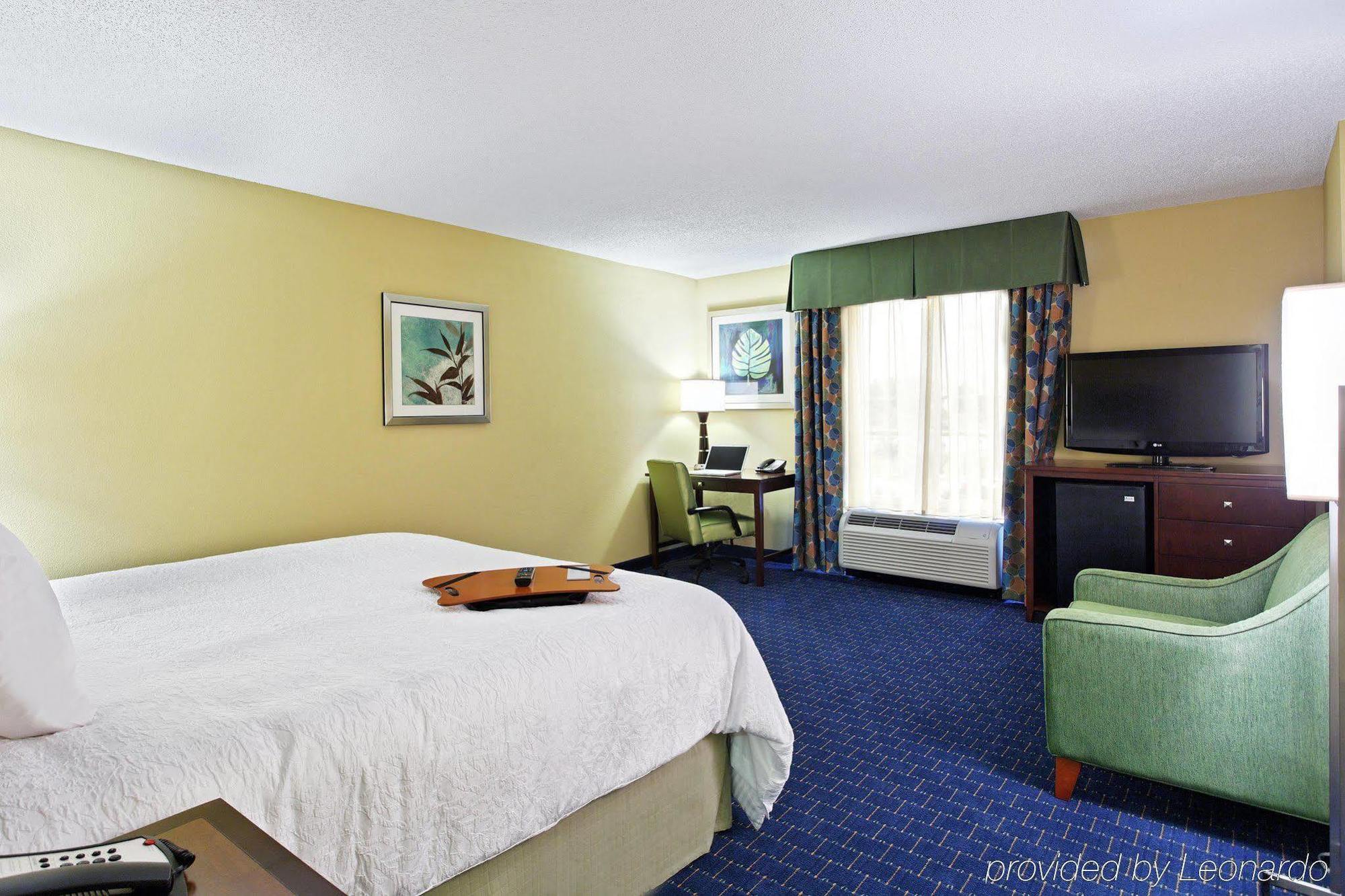 Hampton Inn & Suites Orlando Airport At Gateway Village Room photo
