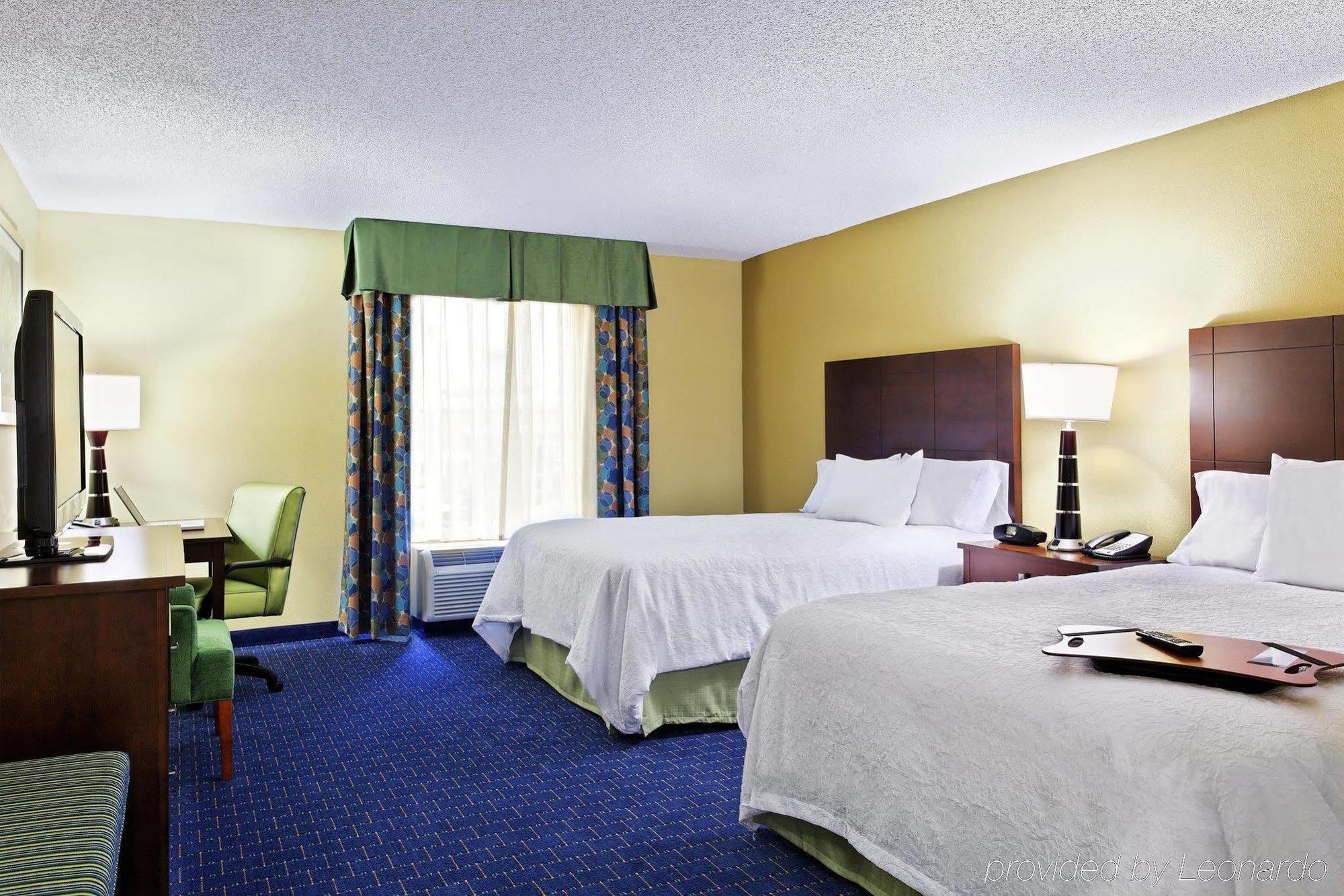 Hampton Inn & Suites Orlando Airport At Gateway Village Room photo