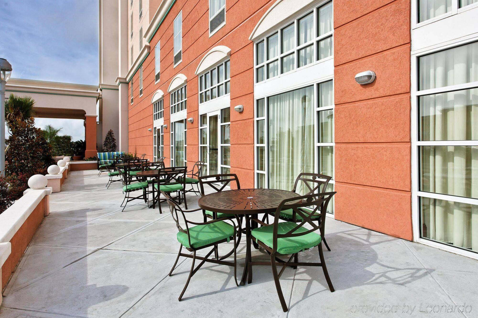 Hampton Inn & Suites Orlando Airport At Gateway Village Exterior photo